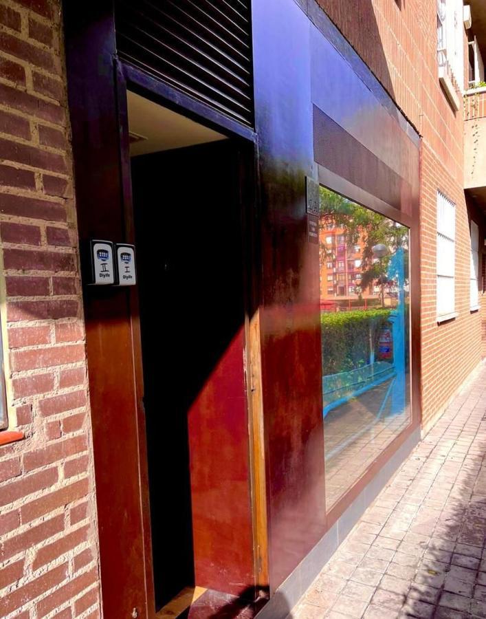 Homeabout Madrid Rio Apartment Exterior foto